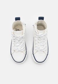 Friboo TRAINERS Disney MICKEY MOUSE & MINNIE MOUSE - HI-TOP TRAINERS - Höga sneakers - white