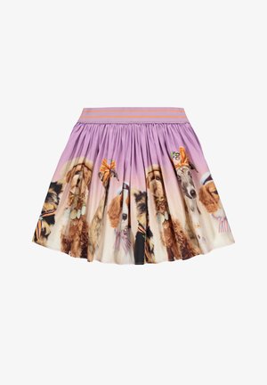 Violetti poimutettu hame, jossa on erilaisia koirarotuja esittävä printti, koristeltu asusteilla. Pehmeä kangas ja joustava vyötärönauha.