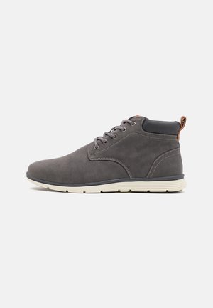 Sneakers alte - grey
