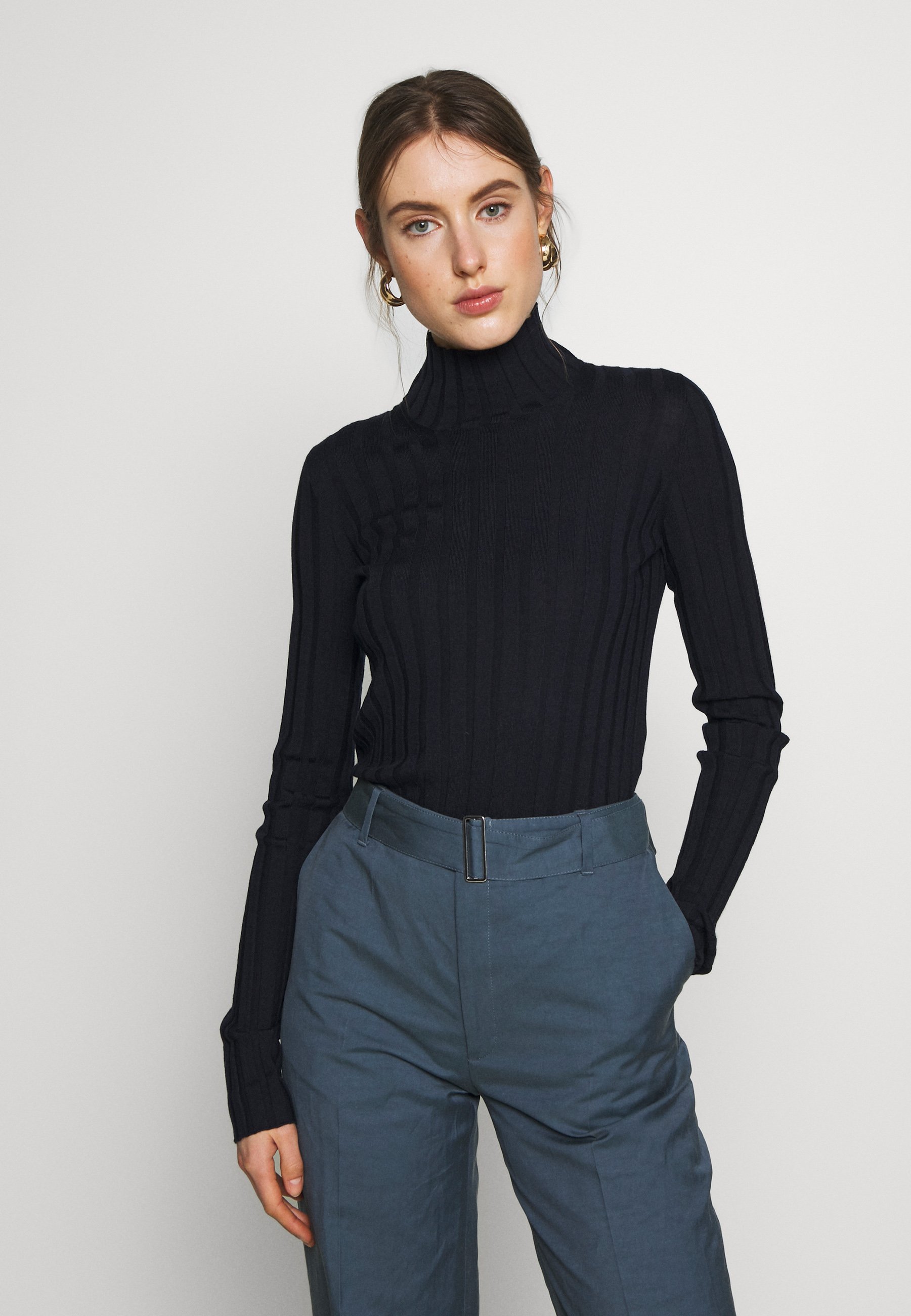 Filippa K WENDY TURTLENECK Strikkegenser navy Zalando.no Filippa K WENDY TURTLENECK - Strikkegenser - navy