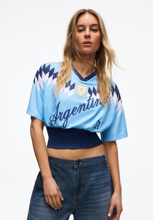 Bershka, FIFA TSHIRT - Tričko s potlačou - light blue
