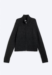 Избран, off black
