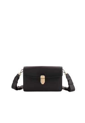 Schwarze Leder-Umhängetasche mit verstellbarem Riemen und Verschluss aus goldfarbenem Metall an der Vorderklappe.