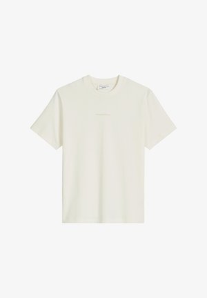 T-shirt z krótkim rękawem i okrągłym dekoltem, wykonany z miękkiej, kremowo-białej bawełny. Na przodzie, na środku, znajduje się subtelne logo w jasnobeżowym kolorze.