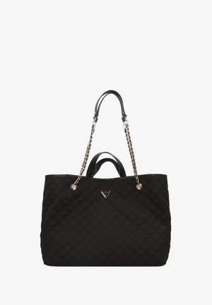 Borsa tote matelassé nera con finitura lucida, doppie maniglie in pelle e dettagli a catena tono argento. Presenta un logo triangolare sulla parte frontale.