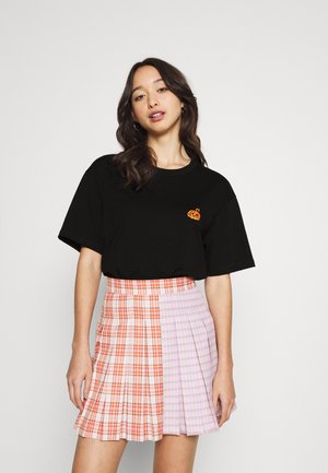 T-shirts med print - black