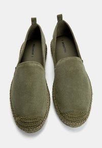 PULL&BEAR FLAT - Espadrile - khaki