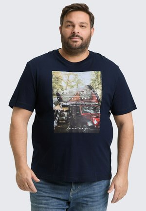 PLUS SIZE - MIT FOTO - T-shirt print - sky captain blue