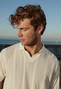 Next CUBAN COLLAR TEXTURED SHORT SLEEVE - REGULAR FIT - Piké - ecru