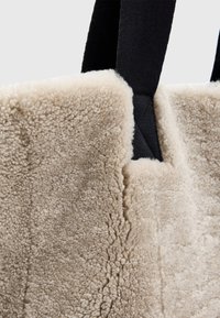 AllSaints IZZY SHEARLING - Shopping bag - taupe