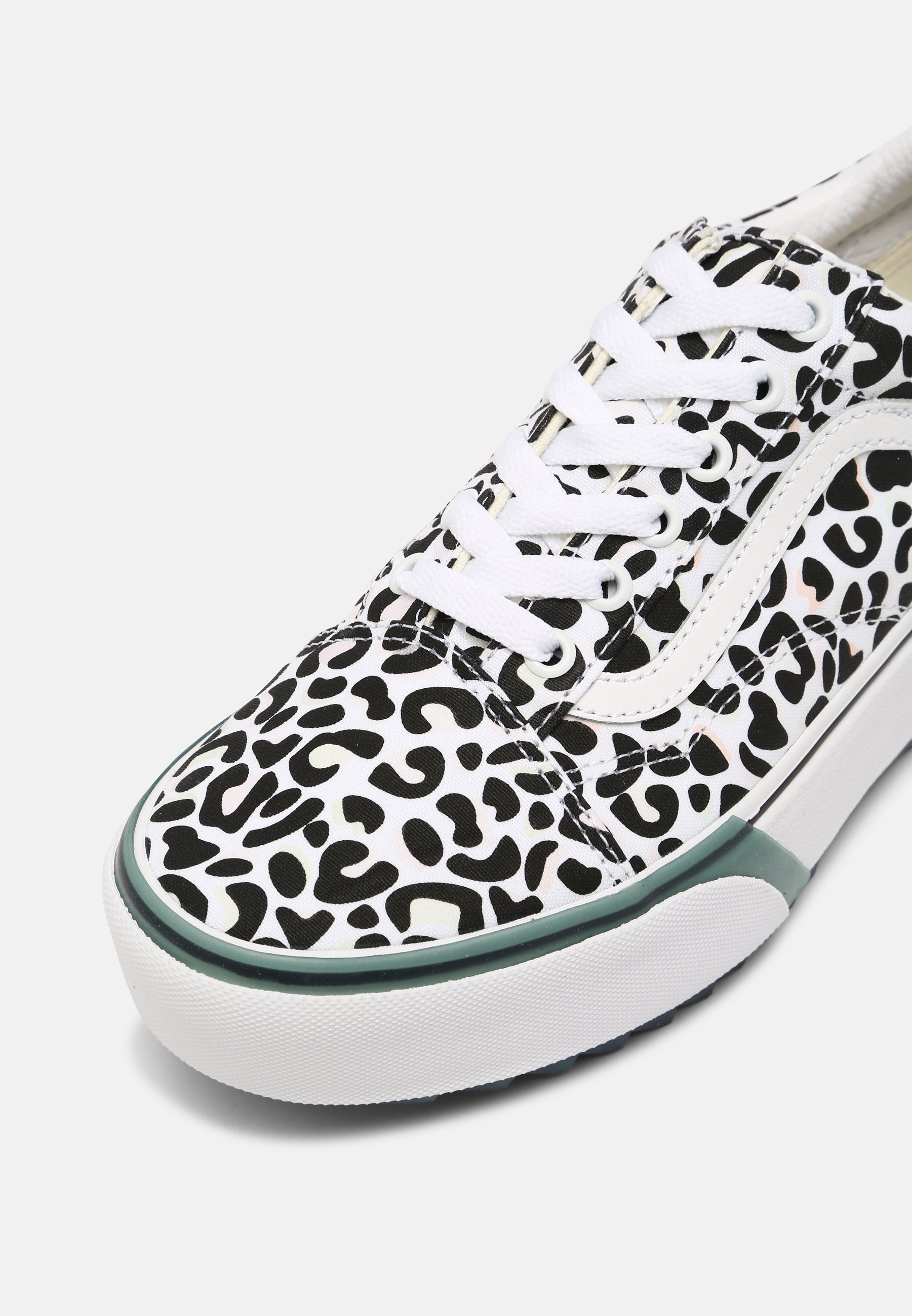 vans grise semelle leopard