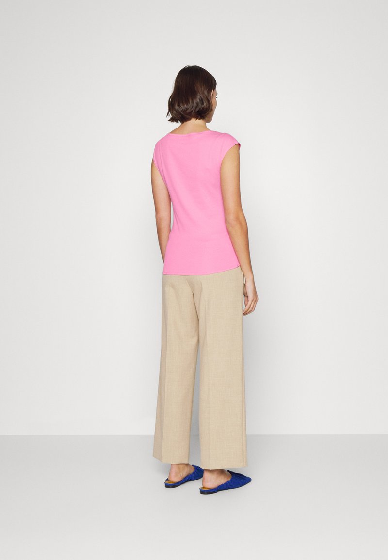 Damen Kleider | Marc Cain T-Shirt basic lip gloss/rosa - KY46241 Damen Kleider | Marc Cain T-Shirt basic lip gloss/rosa - KY46241