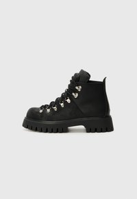 NEMESIS - Nauhalliset nilkkurit - black