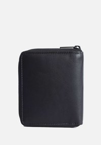 Schwarzes Leder-Reißverschluss-Geldbörse mit strukturiertem Finish, quadratischer Form und kontrastierender Stichlinie entlang der Kanten.