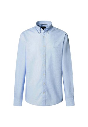 Chemise boutonnée bleu clair en mélange de coton avec un motif à carreaux. Comprend un col classique et des manches longues avec des poignets à boutons.