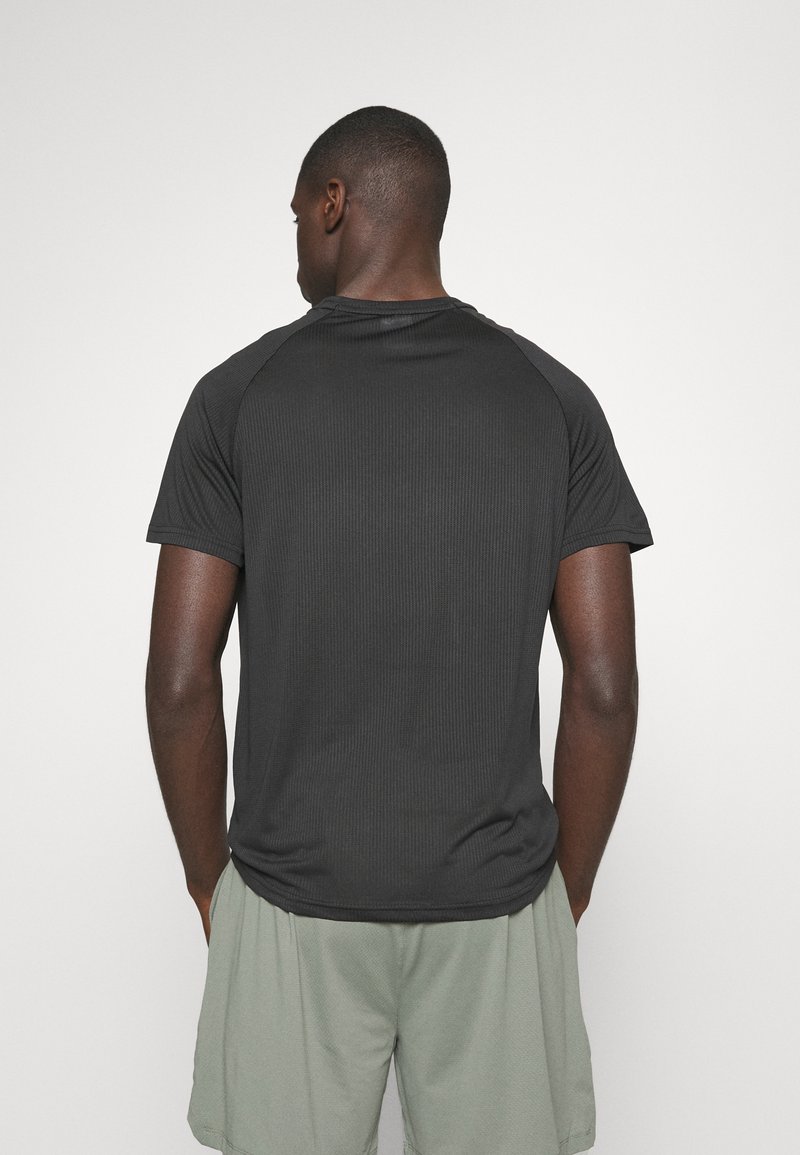 ICANIWILL LEVITECH RAGLAN MEN Sports Tshirt black Zalando.ie