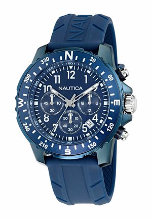 Nautica blå gummiarmbåndsur med navy urskive, sølv accenter, chronograf funktioner og datovisning ved kl. 16. Vandtæt.