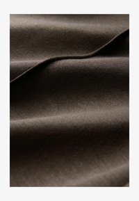 Valitud, new navy blue chocolate brown