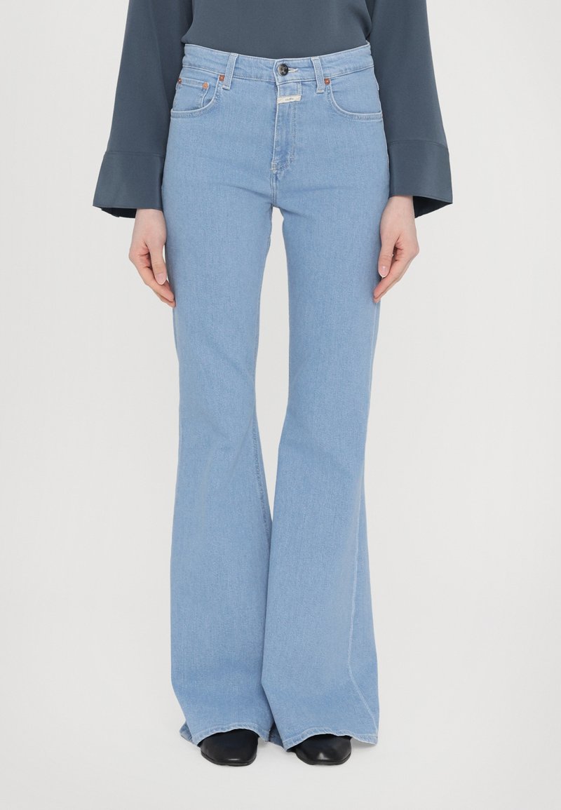 CLOSED - RAWLIN - Vaqueros a campana - light blue denim, Ampliar