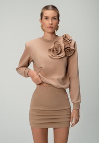 SAX35TH by Alicja Czarniecka ROSEMARY - Minisvārki - caramel