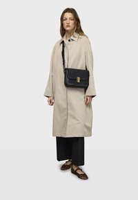 nat & nin ALICE MEDIUM - Cross body bag - black