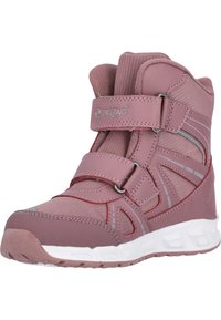 Roze sportboot met een combinatie van textiel en synthetisch materiaal, dubbele klittenbandsluitingen en reflecterende accenten aan de zijkanten.