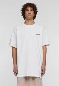 9N1M SENSE FLOWER TEE - Apdrukāts T-krekls - ready for dye