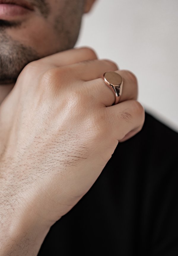 ROUND SIGNET - Ring