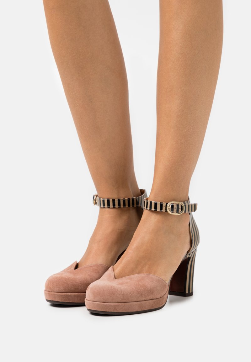 Damen Pumps | Chie Mihara Pumpsmomo/taupe/iron/beige - MZ36778 Damen Pumps | Chie Mihara Pumpsmomo/taupe/iron/beige - MZ36778