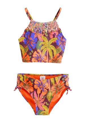 Zweiteiliges Bikini-Set mit einem kurz geschnittenen Oberteil und passenden Höschen. Lebhaftes Blumenmuster in Orange, Lila und Grün. Oberteil mit gerafftem Detail.