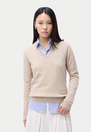 ESSENTIAL V-NECK SWEATER - Pullover - warm grey