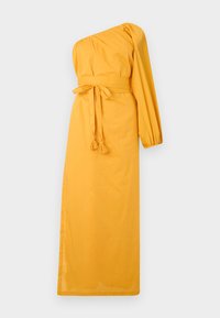 Robe maxi jaune à une épaule avec une longue manche bouffante et une ceinture à la taille avec des pompons.