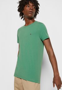 Tommy Hilfiger T-shirt básica - central green