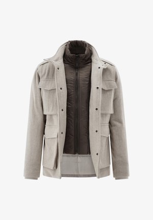 Hellgraue Jacke aus einer Wollmischung mit einer isolierten Innenschicht und Reißverschluss. Verfügt über vier Vordertaschen, einen hohen Kragen und Druckknopfverschluss.