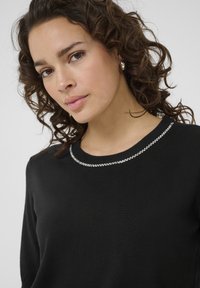 Kaffe Triko s potiskem - black deep