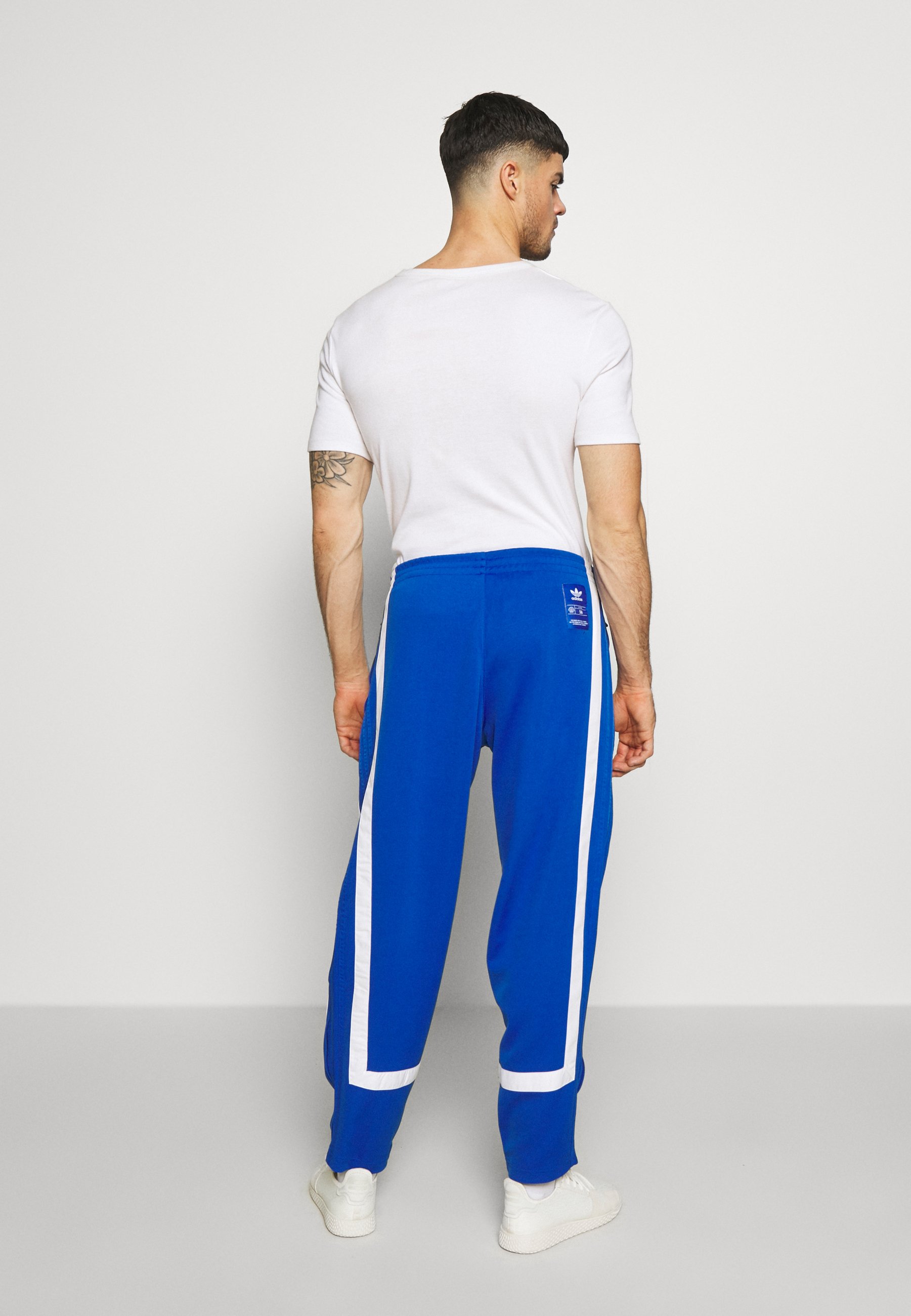 adidas Originals WARMUP Jogginghose bluewhite Zalando.at adidas Originals WARMUP Jogginghose bluewhite Zalando.at