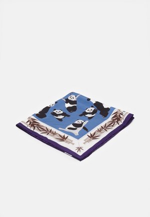 Écharpe bleue pliée avec des illustrations ludiques de pandas et une bordure en bambou sur fond blanc.