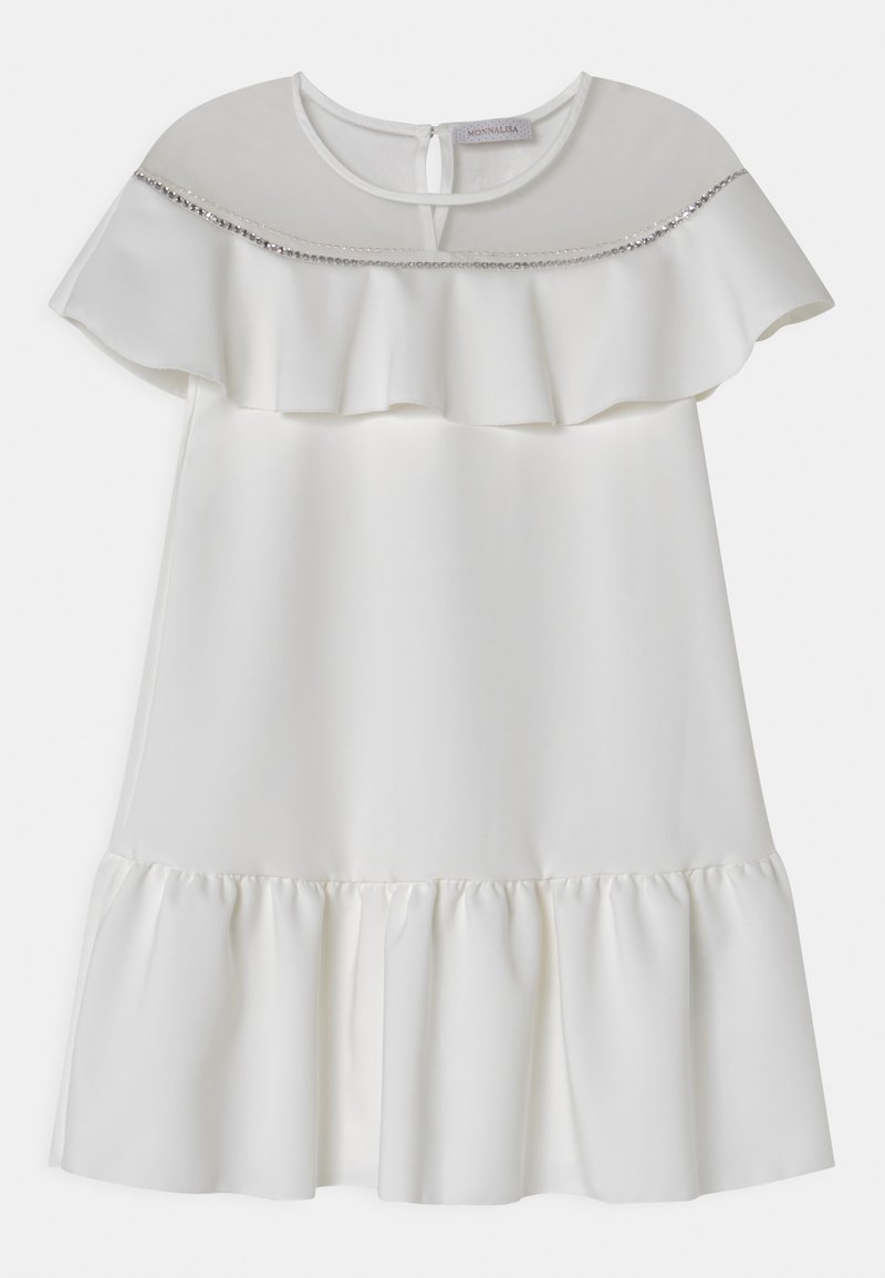 Robe blanche avec un col et un ourlet à volants, texture lisse et fermeture à l'arrière par un keyhole. Accent décoratif argent le long du col.