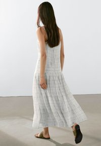 Thumbnail Image 3