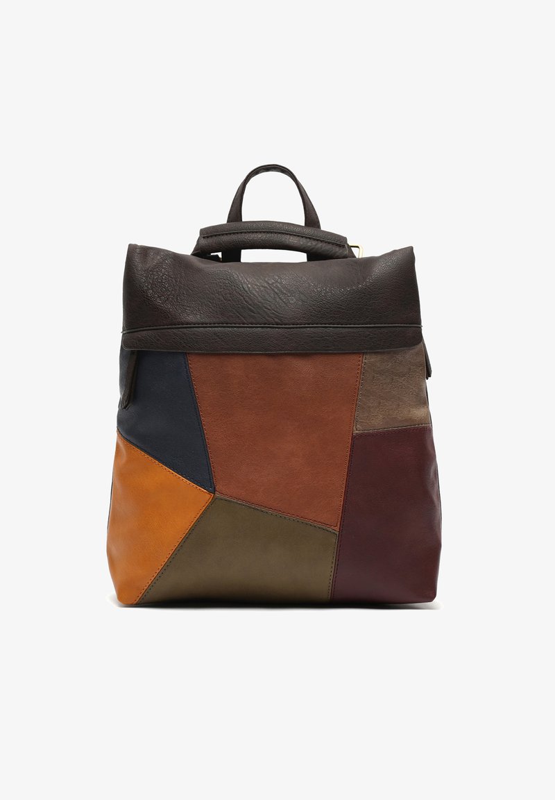 Skórzany plecak o wzorze patchworkowym w ciemnym brązie, rdzy, granacie, pomarańczowym, oliwkowym i burgundzie, z górnym uchwytem i zapięciem na klapę.