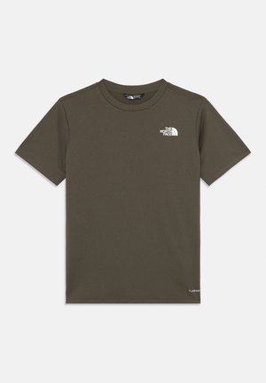 Maglietta a maniche corte verde oliva realizzata in tessuto misto cotone. Presenta un piccolo logo bianco sul petto e un dettaglio "FLASHDRY" all'orlo.