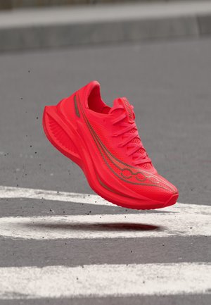 Saucony, ENDORPHIN PRO 5 - Обувки за бягане по асфалт - vizired