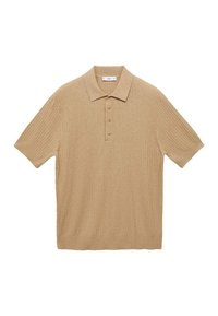 Polo en tricot de couleur beige clair, avec une texture côtelée, des manches courtes et une patte de boutonnage à trois boutons au col.