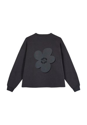 Mørkegrå sweatshirt med et stort, lagdelt blomstermotiv i en mørkere nuance, med sort tekst og afslappet pasform. Lange ærmer og ribbede manchetter.