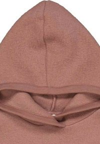 Indumento marrone con cappuccio realizzato in tessuto morbido. Presenta un cappuccio arrotondato con una cucitura sottile e finiture elastiche attorno al collo.