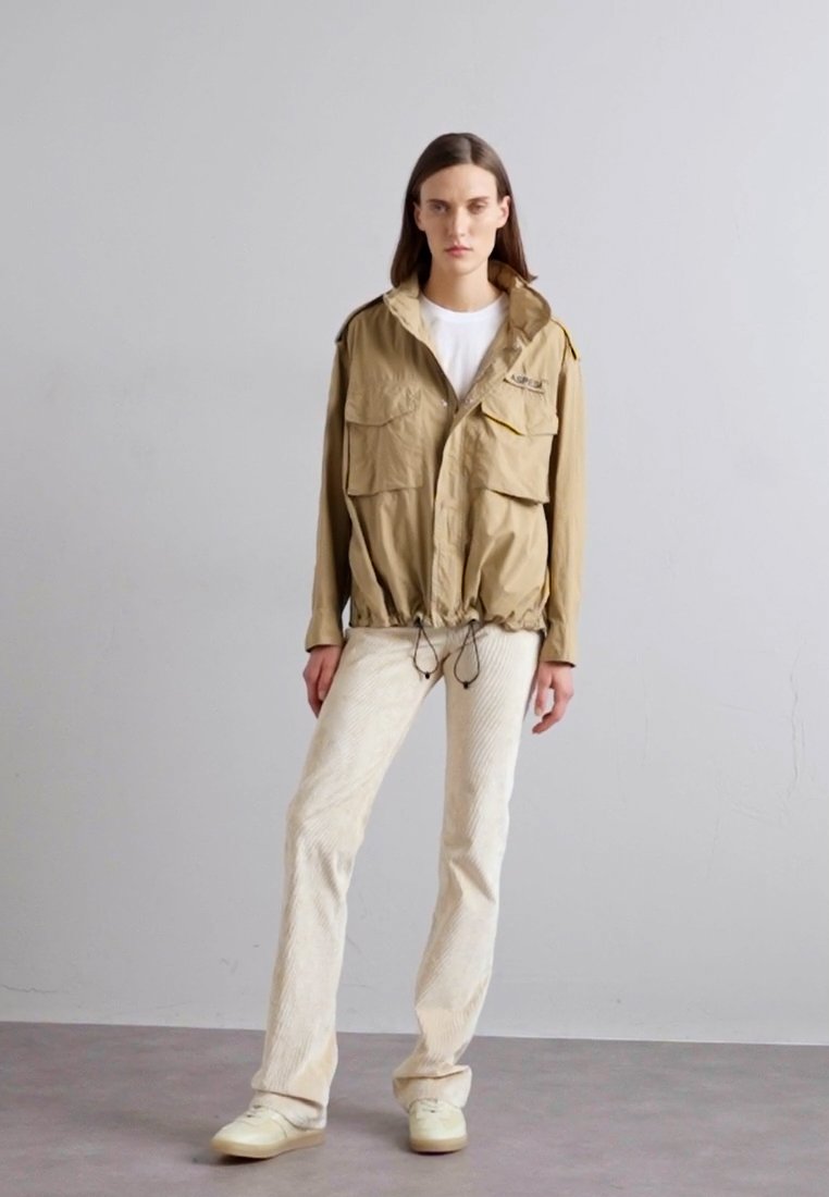 ジャケット citybreeze Corduroy padded jumper_BEIGE Kurtka Puchowa Pillow Bubble Mid - Beżowy | Levi's® PL