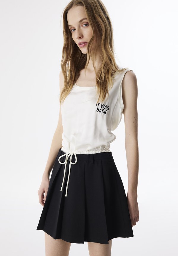 REGULAR FIT WITH SLOGAN EMBROIDERY - Freizeitkleid - ecru