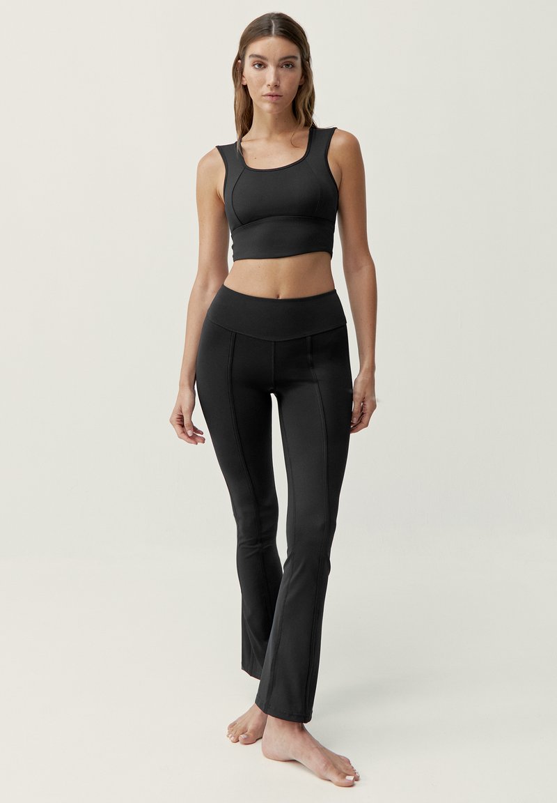 Born Living Yoga Sport-bh met medium support zwart