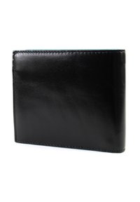 Portafoglio in pelle nera con una superficie liscia, forma rettangolare e bordi puliti. Presenta cuciture sottili lungo il perimetro.