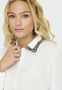 JDY JDYAYA - Overhemdblouse - cloud dancer